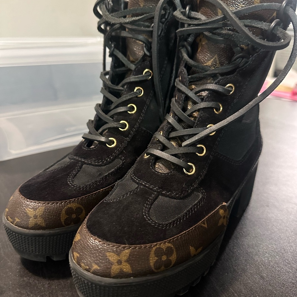 Louis Vuitton Black Suede and Monogram Lace-Up Platform Desert Laureate Boots